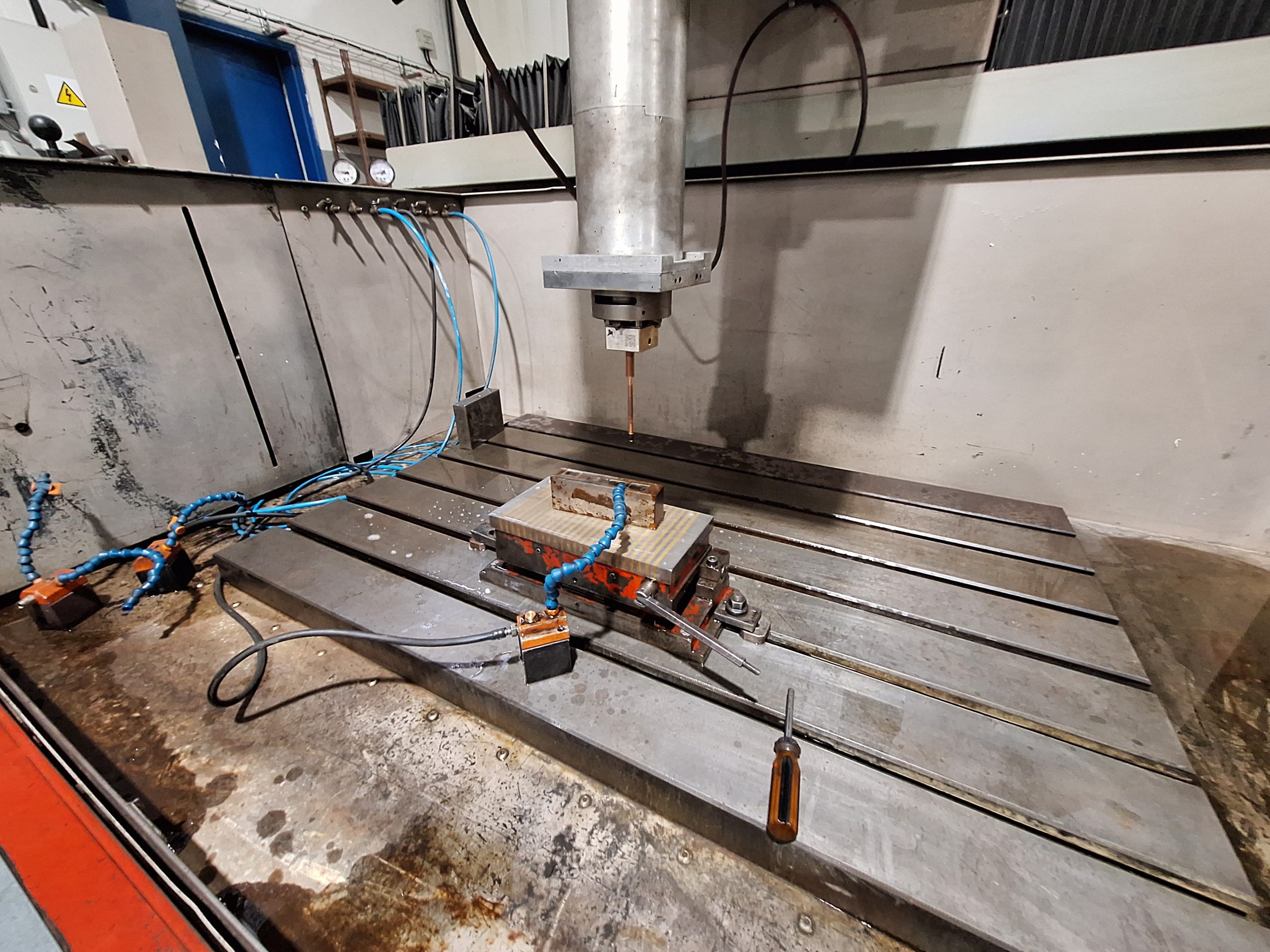 Cleancut EDM 650 CNC Electro Erosão - Image 6