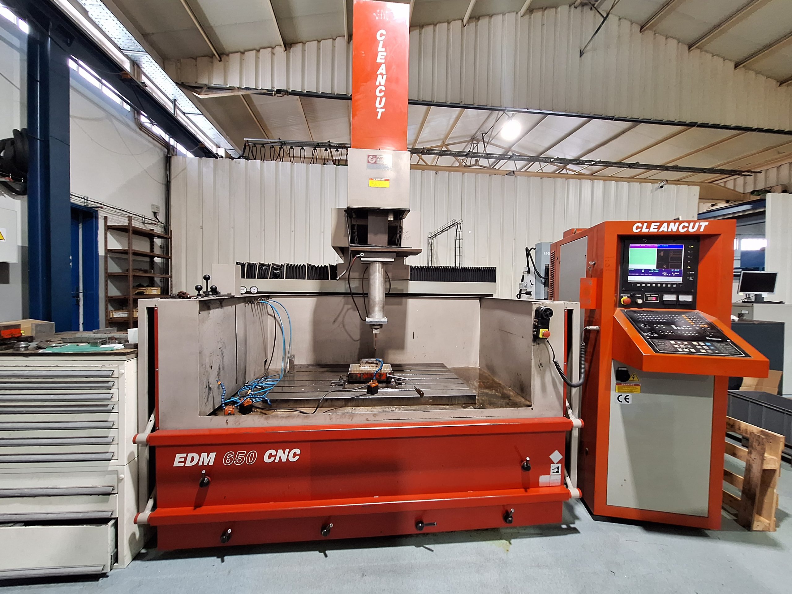 Cleancut EDM 650 CNC Electro Erosão - Image 14