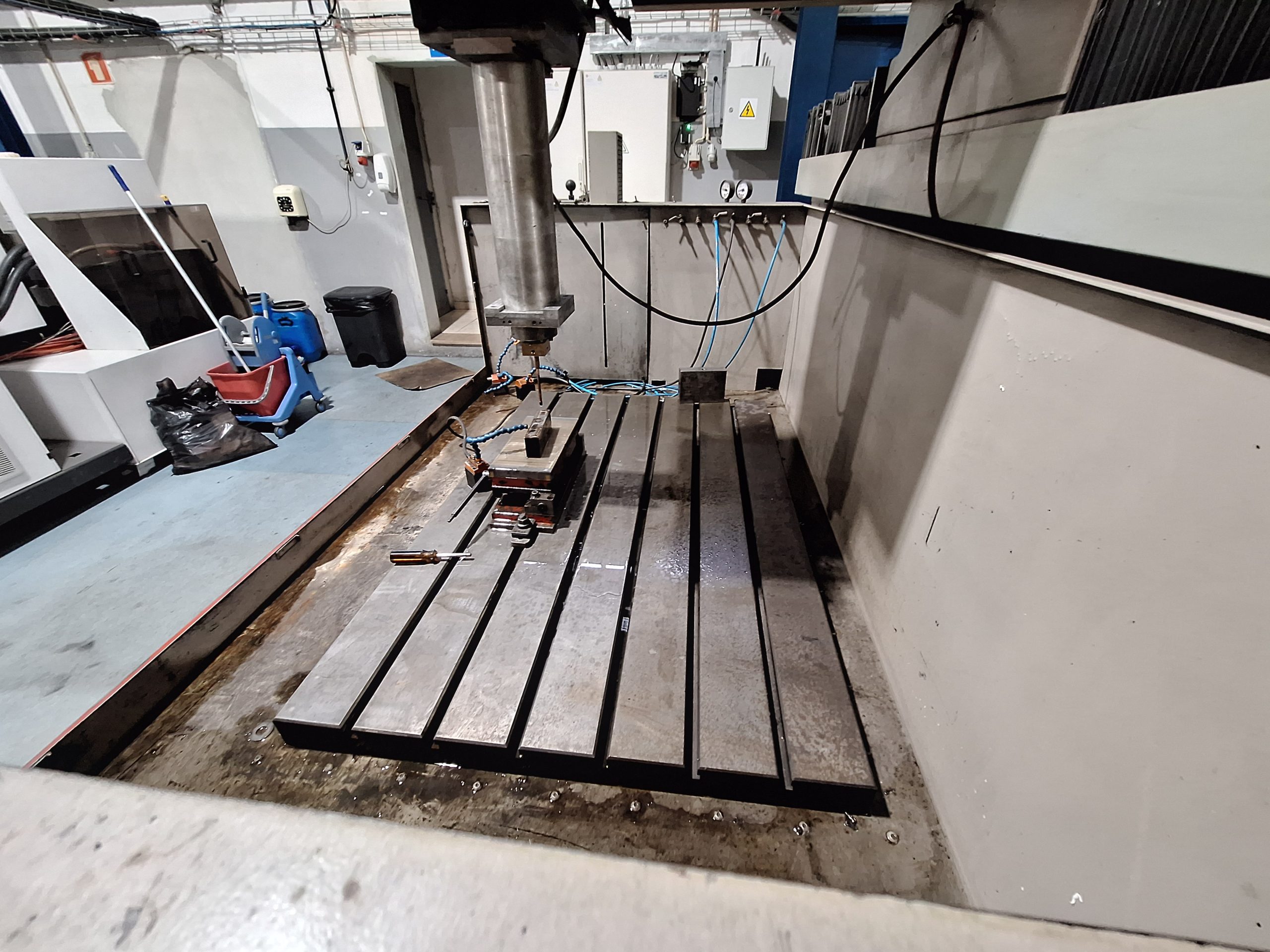 Cleancut EDM 650 CNC Electro Erosão - Image 10