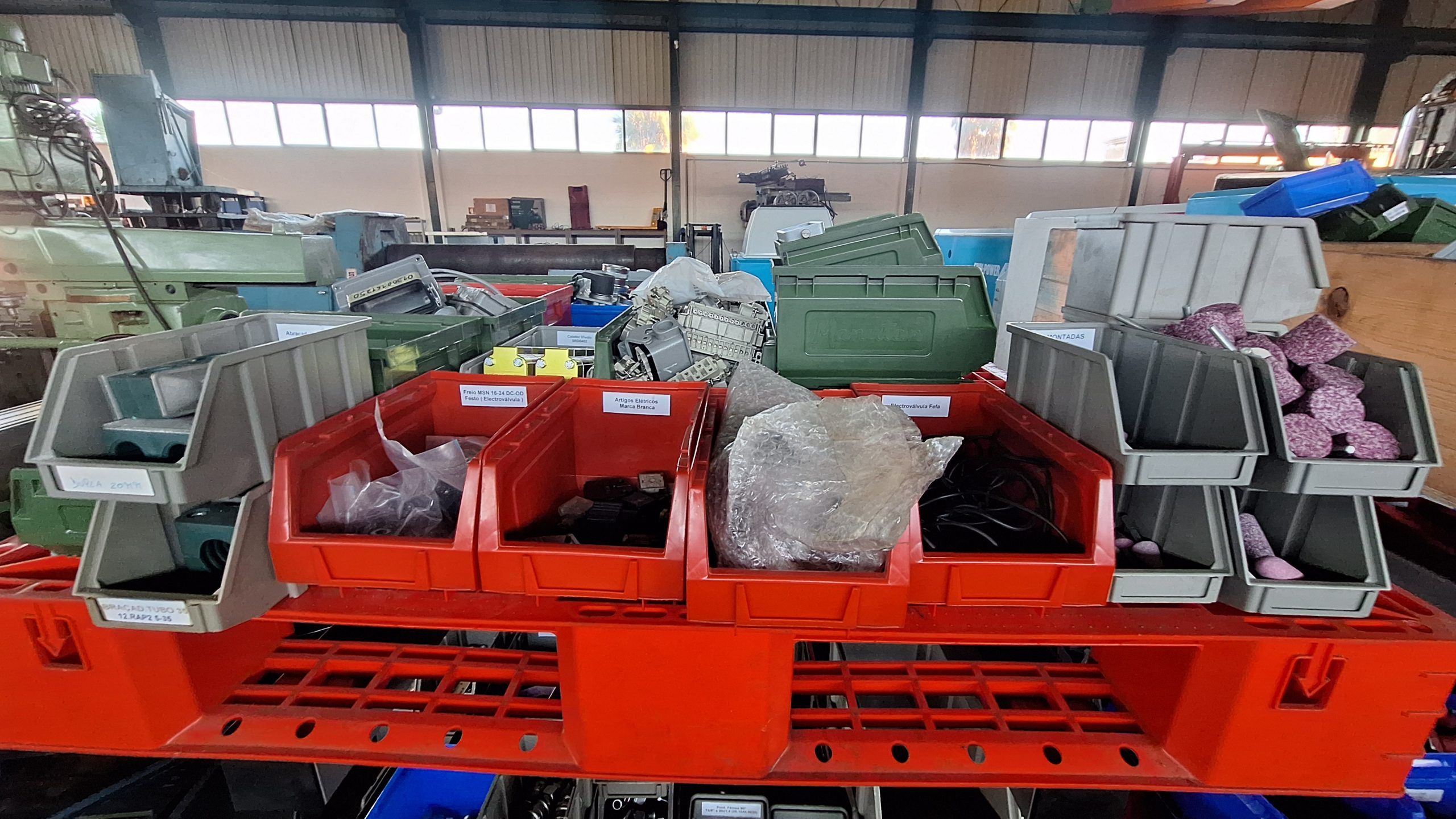 Cinco carrinhos com material hidráulico novo - Image 6