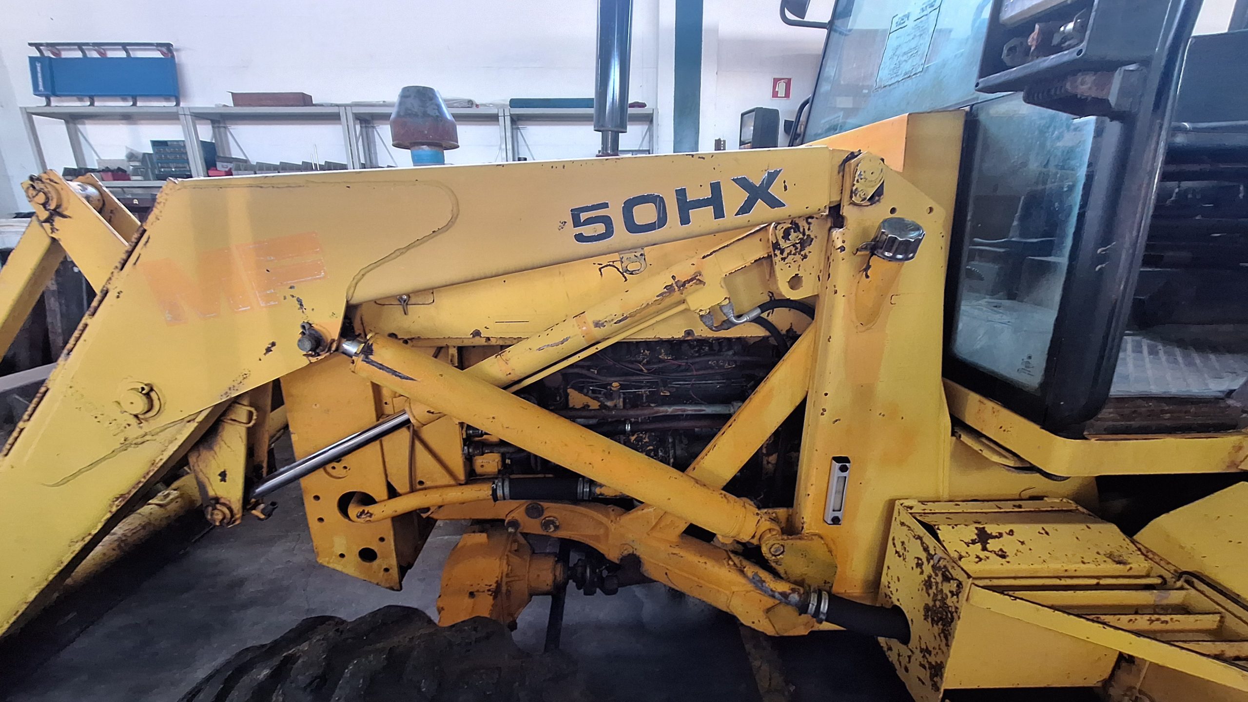 Retroescavadora Massey Ferguson - Image 3