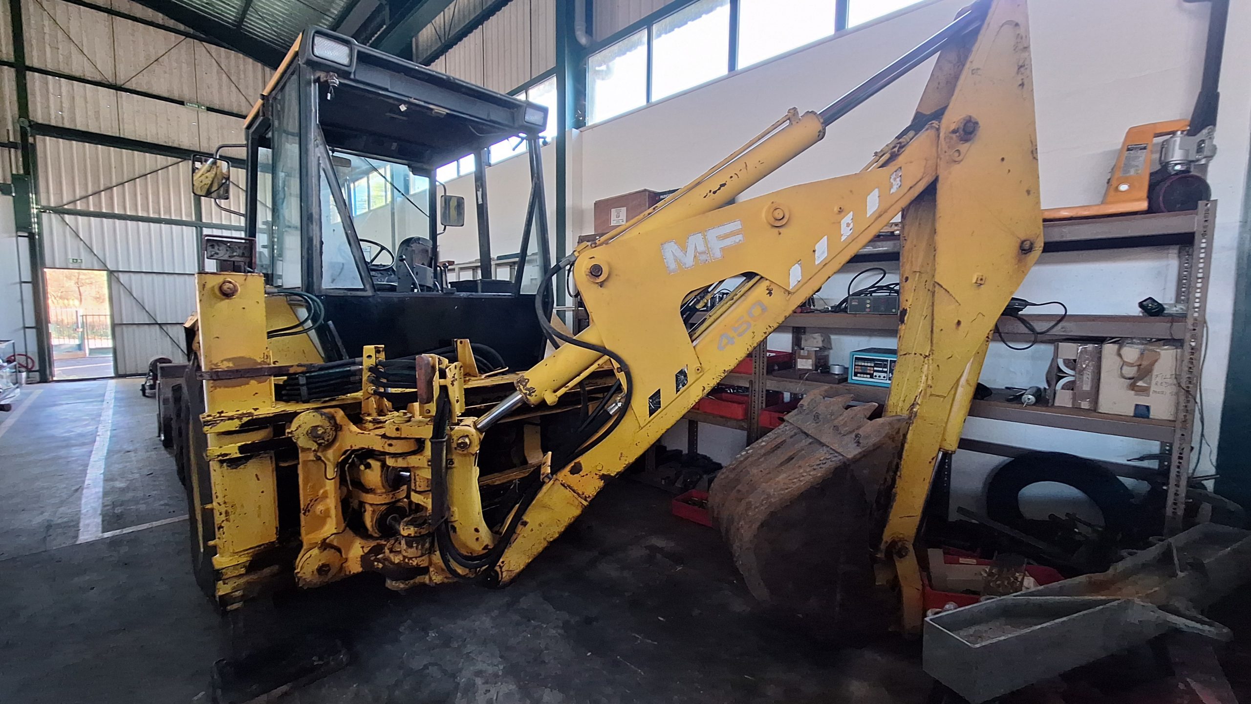 Retroescavadora Massey Ferguson - Image 5