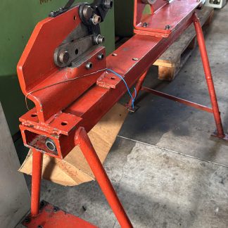 Guilhotina manual e máquina de cravar tubos